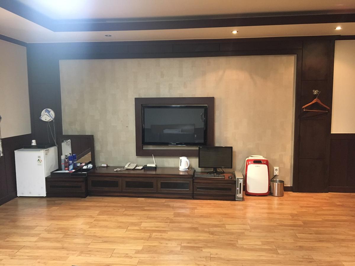 Nobless Hotel Gwangju Metropolitan City Bagian luar foto