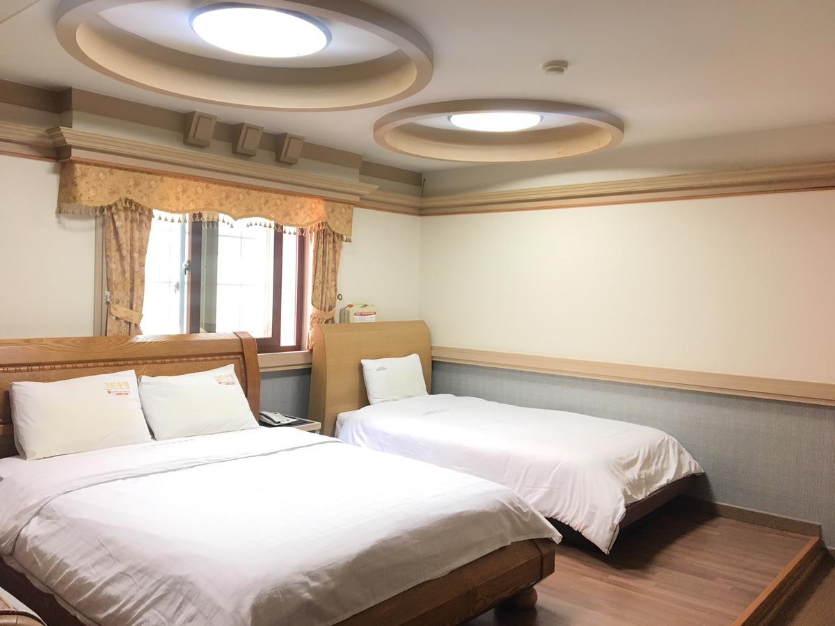 Nobless Hotel Gwangju Metropolitan City Bagian luar foto