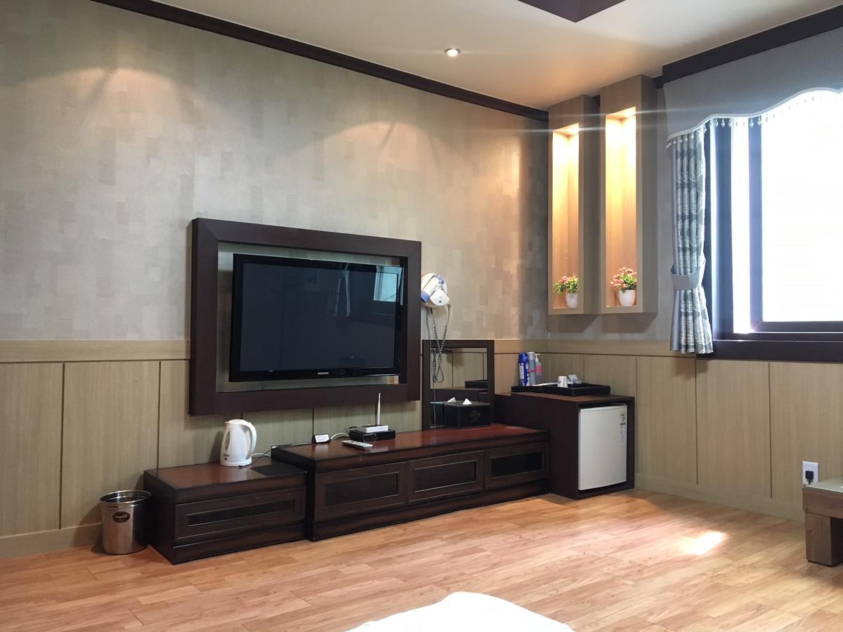 Nobless Hotel Gwangju Metropolitan City Bagian luar foto